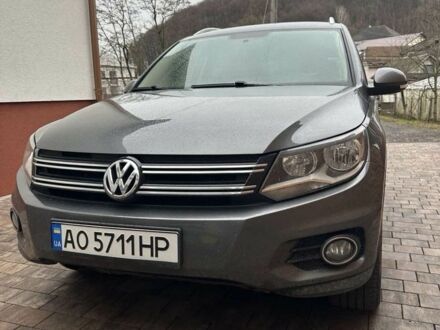 Фольксваген Тігуан 2012 у Іршава на Automoto.ua Сірий Фольксваген Тігуан, об'ємом двигуна 2 л та пробігом 200 тис. км за 10000 $, фото 1 на Automoto.ua
