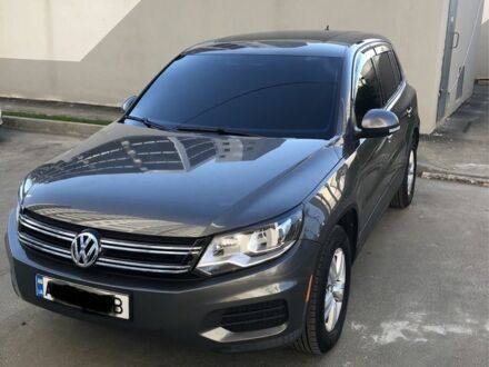 Серый Фольксваген Тигуан, объемом двигателя 2 л и пробегом 199 тыс. км за 11999 $, фото 1 на Automoto.ua