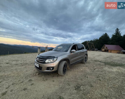 Серый Фольксваген Тигуан, объемом двигателя 1.97 л и пробегом 211 тыс. км за 14200 $, фото 1 на Automoto.ua