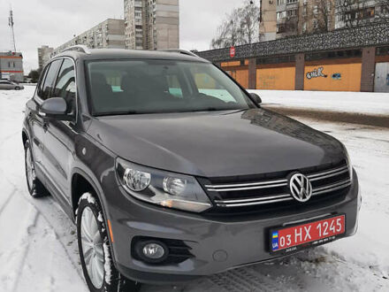 Сірий Фольксваген Тігуан, об'ємом двигуна 2 л та пробігом 169 тис. км за 11900 $, фото 1 на Automoto.ua