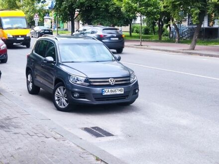 Фольксваген Тигуан 2013 в Вишневом на Automoto.ua Серый Фольксваген Тигуан, объемом двигателя 2 л и пробегом 162 тыс. км за 12100 $, фото 1 на Automoto.ua