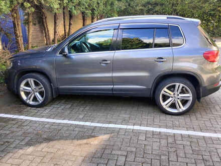 Серый Фольксваген Тигуан, объемом двигателя 1.97 л и пробегом 151 тыс. км за 14500 $, фото 1 на Automoto.ua