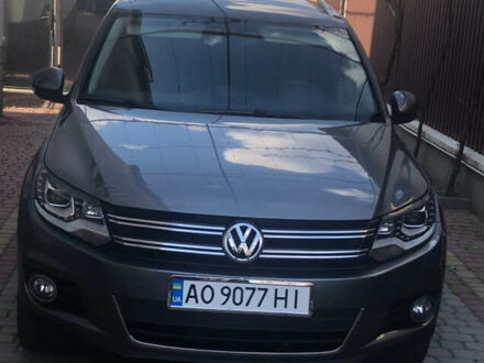 Сірий Фольксваген Тігуан, об'ємом двигуна 2 л та пробігом 172 тис. км за 15000 $, фото 1 на Automoto.ua