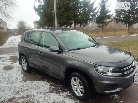 Фольксваген Тігуан 2013 у Полтаві на Automoto.ua Сірий Фольксваген Тігуан, об'ємом двигуна 2 л та пробігом 145 тис. км за 11000 $, фото 1 на Automoto.ua