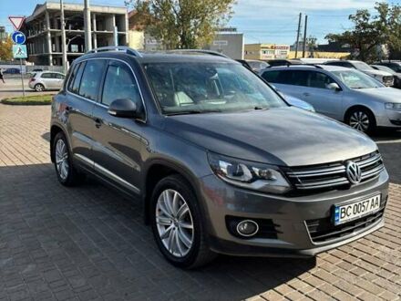 Серый Фольксваген Тигуан, объемом двигателя 1.97 л и пробегом 233 тыс. км за 16800 $, фото 1 на Automoto.ua