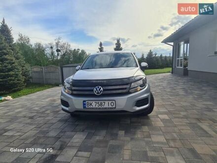 Фольксваген Тигуан 2013 в Новоукраинке на Automoto.ua Серый Фольксваген Тигуан, объемом двигателя 1.98 л и пробегом 254 тыс. км за 12000 $, фото 1 на Automoto.ua