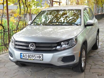 Фольксваген Тигуан 2013 в Мукачеве на Automoto.ua Серый Фольксваген Тигуан, объемом двигателя 2 л и пробегом 308 тыс. км за 10800 $, фото 1 на Automoto.ua