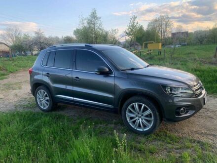 Фольксваген Тигуан 2014 в Ивано-Франковске на Automoto.ua Серый Фольксваген Тигуан, объемом двигателя 2 л и пробегом 157 тыс. км за 13000 $, фото 1 на Automoto.ua