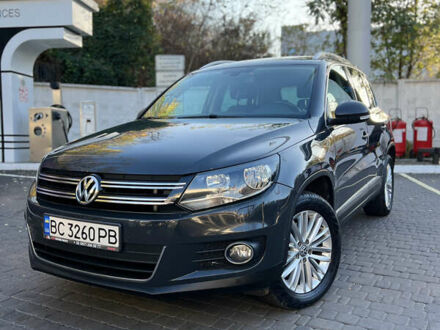 Серый Фольксваген Тигуан, объемом двигателя 2 л и пробегом 299 тыс. км за 13600 $, фото 1 на Automoto.ua