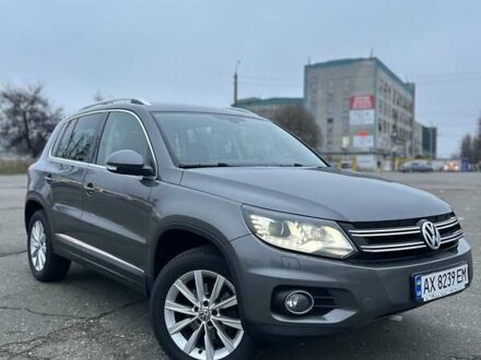 Серый Фольксваген Тигуан, объемом двигателя 1.97 л и пробегом 144 тыс. км за 16000 $, фото 1 на Automoto.ua
