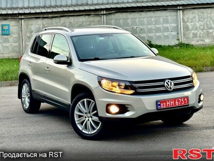 Серый Фольксваген Тигуан, объемом двигателя 2 л и пробегом 244 тыс. км за 11200 $, фото 1 на Automoto.ua