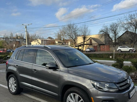 Серый Фольксваген Тигуан, объемом двигателя 1.98 л и пробегом 114 тыс. км за 14800 $, фото 1 на Automoto.ua