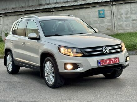 Сірий Фольксваген Тігуан, об'ємом двигуна 2 л та пробігом 249 тис. км за 10500 $, фото 1 на Automoto.ua