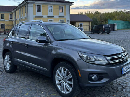 Фольксваген Тигуан 2015 в Луцке на Automoto.ua Серый Фольксваген Тигуан, объемом двигателя 1.98 л и пробегом 199 тыс. км за 13000 $, фото 1 на Automoto.ua