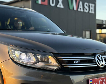 Серый Фольксваген Тигуан, объемом двигателя 2 л и пробегом 163 тыс. км за 14300 $, фото 1 на Automoto.ua