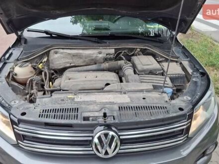 Серый Фольксваген Тигуан, объемом двигателя 2 л и пробегом 126 тыс. км за 15200 $, фото 1 на Automoto.ua