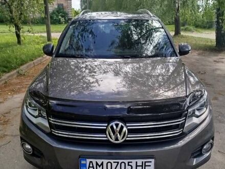 Фольксваген Тигуан 2015 в Емильчином на Automoto.ua Серый Фольксваген Тигуан, объемом двигателя 1.97 л и пробегом 175 тыс. км за 17900 $, фото 1 на Automoto.ua