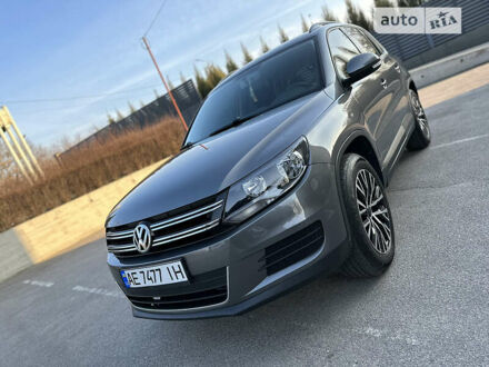 Фольксваген Тигуан 2015 в Днепре (Днепропетровске) на Automoto.ua Серый Фольксваген Тигуан, объемом двигателя 2 л и пробегом 210 тыс. км за 13999 $, фото 1 на Automoto.ua