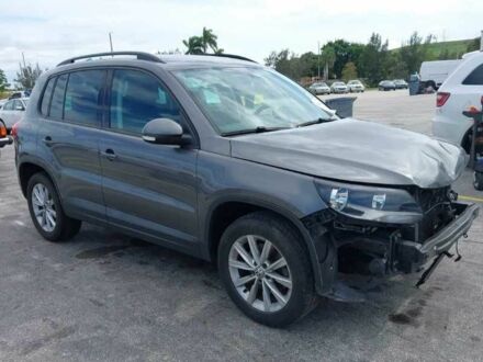 Сірий Фольксваген Тігуан, об'ємом двигуна 2 л та пробігом 167 тис. км за 8900 $, фото 1 на Automoto.ua