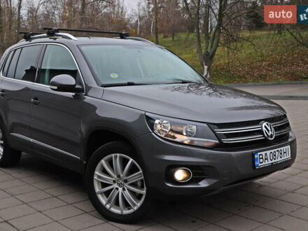 Серый Фольксваген Тигуан, объемом двигателя 2 л и пробегом 150 тыс. км за 13999 $, фото 1 на Automoto.ua