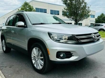Сірий Фольксваген Тігуан, об'ємом двигуна 2 л та пробігом 80 тис. км за 2500 $, фото 1 на Automoto.ua