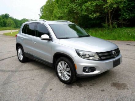 Серый Фольксваген Тигуан, объемом двигателя 2 л и пробегом 77 тыс. км за 4500 $, фото 1 на Automoto.ua