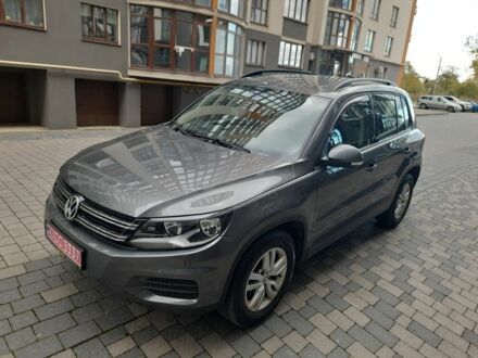 Сірий Фольксваген Тігуан, об'ємом двигуна 2 л та пробігом 193 тис. км за 13250 $, фото 1 на Automoto.ua