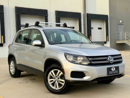 Серый Фольксваген Тигуан, объемом двигателя 2 л и пробегом 70 тыс. км за 3000 $, фото 1 на Automoto.ua