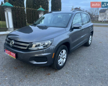Серый Фольксваген Тигуан, объемом двигателя 2 л и пробегом 220 тыс. км за 12350 $, фото 1 на Automoto.ua
