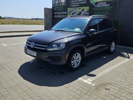 Серый Фольксваген Тигуан, объемом двигателя 2 л и пробегом 165 тыс. км за 12700 $, фото 1 на Automoto.ua