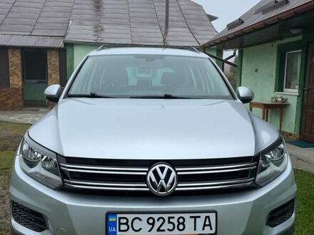 Сірий Фольксваген Тігуан, об'ємом двигуна 2 л та пробігом 204 тис. км за 13200 $, фото 1 на Automoto.ua