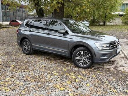 Серый Фольксваген Тигуан, объемом двигателя 1.98 л и пробегом 128 тыс. км за 17900 $, фото 1 на Automoto.ua