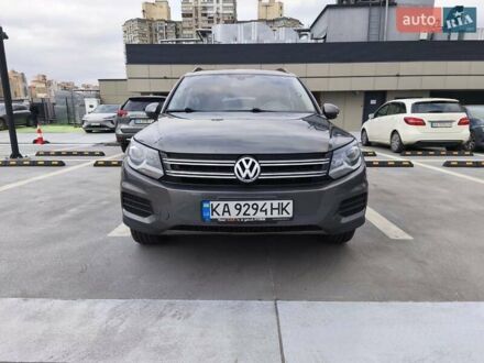 Сірий Фольксваген Тігуан, об'ємом двигуна 1.98 л та пробігом 206 тис. км за 13500 $, фото 1 на Automoto.ua