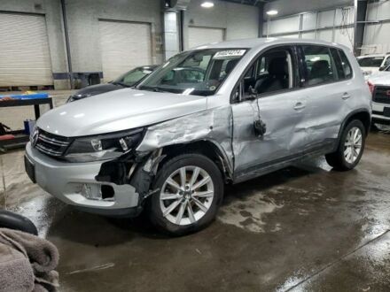 Фольксваген Тигуан 2017 в Львове на Automoto.ua Серый Фольксваген Тигуан, объемом двигателя 2 л и пробегом 137 тыс. км за 8900 $, фото 1 на Automoto.ua