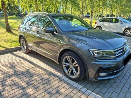 Фольксваген Тігуан 2017 у Києві на Automoto.ua Сірий Фольксваген Тігуан, об'ємом двигуна 2 л та пробігом 143 тис. км за 8700 $, фото 1 на Automoto.ua