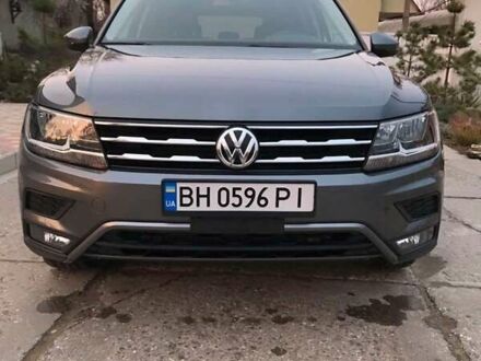 Серый Фольксваген Тигуан, объемом двигателя 2 л и пробегом 75 тыс. км за 20000 $, фото 1 на Automoto.ua