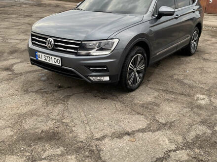 Фольксваген Тигуан 2017 в Киеве на Automoto.ua Серый Фольксваген Тигуан, объемом двигателя 2 л и пробегом 88 тыс. км за 23500 $, фото 1 на Automoto.ua