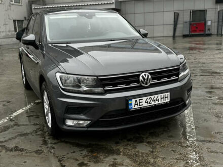 Сірий Фольксваген Тігуан, об'ємом двигуна 2.01 л та пробігом 117 тис. км за 23500 $, фото 1 на Automoto.ua