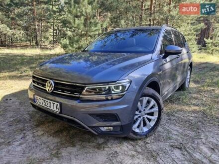 Фольксваген Тигуан 2017 в Кременчуге на Automoto.ua Серый Фольксваген Тигуан, объемом двигателя 1.98 л и пробегом 143 тыс. км за 20000 $, фото 1 на Automoto.ua