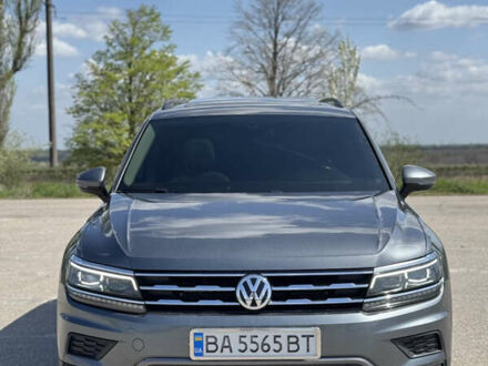 Фольксваген Тигуан 2017 в Бобринце на Automoto.ua Серый Фольксваген Тигуан, объемом двигателя 2 л и пробегом 105 тыс. км за 21500 $, фото 1 на Automoto.ua