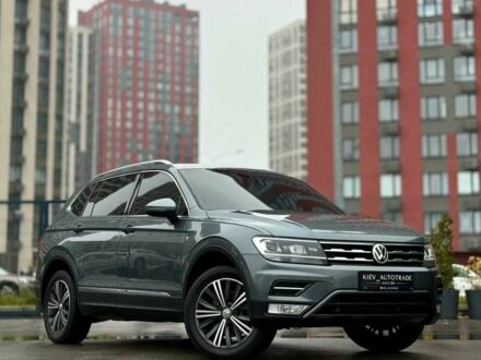 Серый Фольксваген Тигуан, объемом двигателя 2 л и пробегом 155 тыс. км за 18500 $, фото 1 на Automoto.ua