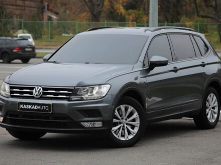 Сірий Фольксваген Тігуан, об'ємом двигуна 2 л та пробігом 163 тис. км за 16900 $, фото 1 на Automoto.ua