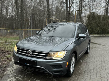 Серый Фольксваген Тигуан, объемом двигателя 2 л и пробегом 167 тыс. км за 18700 $, фото 1 на Automoto.ua