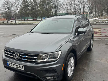 Серый Фольксваген Тигуан, объемом двигателя 1.98 л и пробегом 128 тыс. км за 17500 $, фото 1 на Automoto.ua