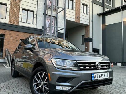 Фольксваген Тігуан 2018 у Коломые на Automoto.ua Сірий Фольксваген Тігуан, об'ємом двигуна 1.98 л та пробігом 139 тис. км за 17999 $, фото 1 на Automoto.ua