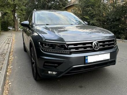 Серый Фольксваген Тигуан, объемом двигателя 1.98 л и пробегом 83 тыс. км за 26000 $, фото 1 на Automoto.ua