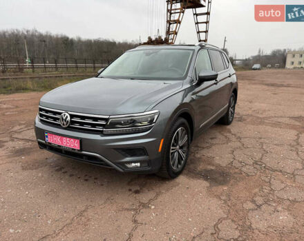 Серый Фольксваген Тигуан, объемом двигателя 2 л и пробегом 254 тыс. км за 17999 $, фото 1 на Automoto.ua