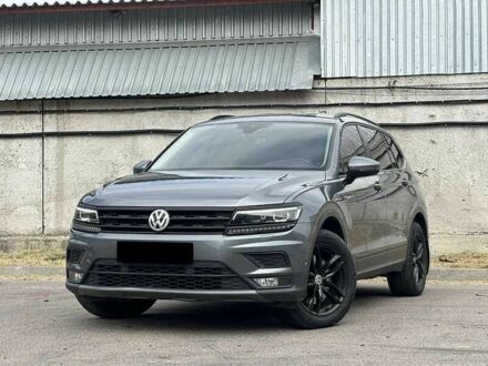 Фольксваген Тігуан 2018 у Рівному на Automoto.ua Сірий Фольксваген Тігуан, об'ємом двигуна 2 л та пробігом 149 тис. км за 13900 $, фото 1 на Automoto.ua