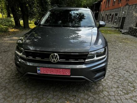 Фольксваген Тигуан 2018 в Казатине на Automoto.ua Серый Фольксваген Тигуан, объемом двигателя 2 л и пробегом 150 тыс. км за 18499 $, фото 1 на Automoto.ua