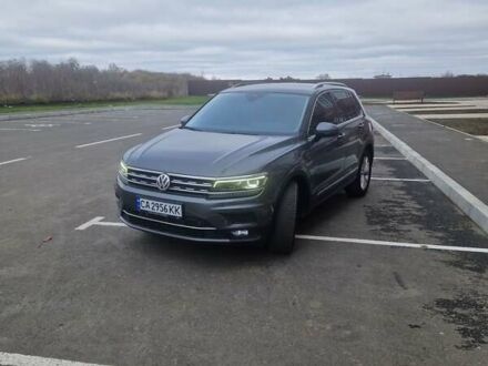 Серый Фольксваген Тигуан, объемом двигателя 1.98 л и пробегом 170 тыс. км за 20999 $, фото 1 на Automoto.ua